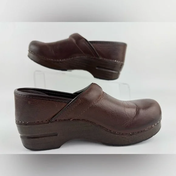Dansko Women's Brown Leather Professional Clogs, Slip-on, Size 37 (US 6.5) - Picture 3 of 13